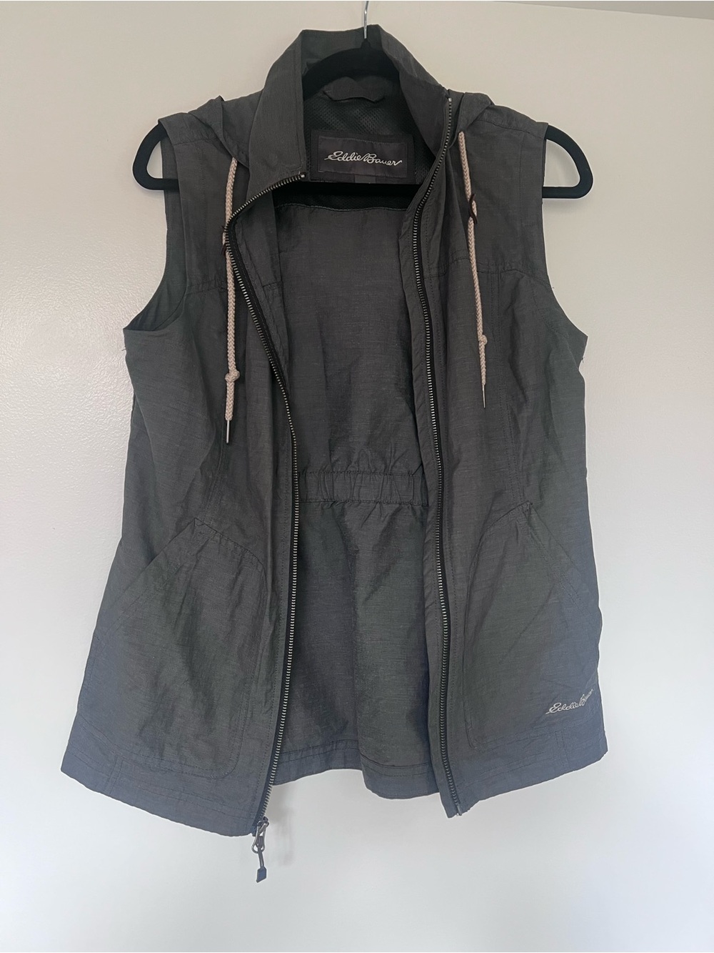 Eddie Bauer Women's Hooded Sleeveless Vest in Dark Gray